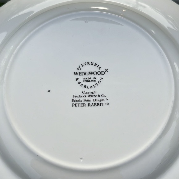 Wedgwood Peter Rabbit plate set - Picture 11 of 11